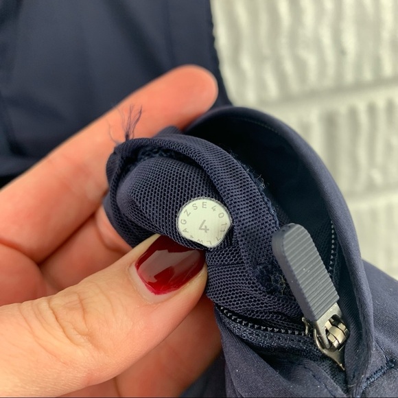 Lululemon Kicking Asphalt Vest Navy 4 - Picture 7 of 10